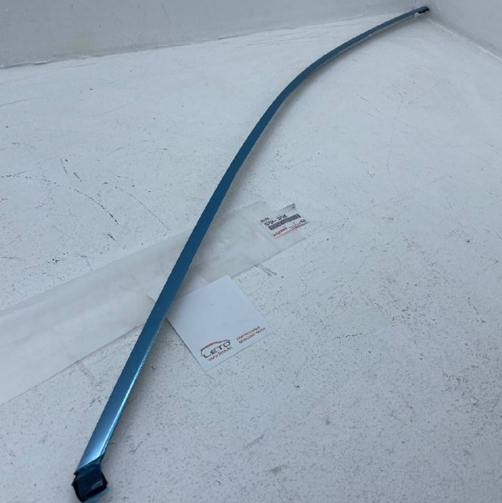 MOULDING, FR DOOR WINDOW FRAME, UPR 75754-33140 7575433140