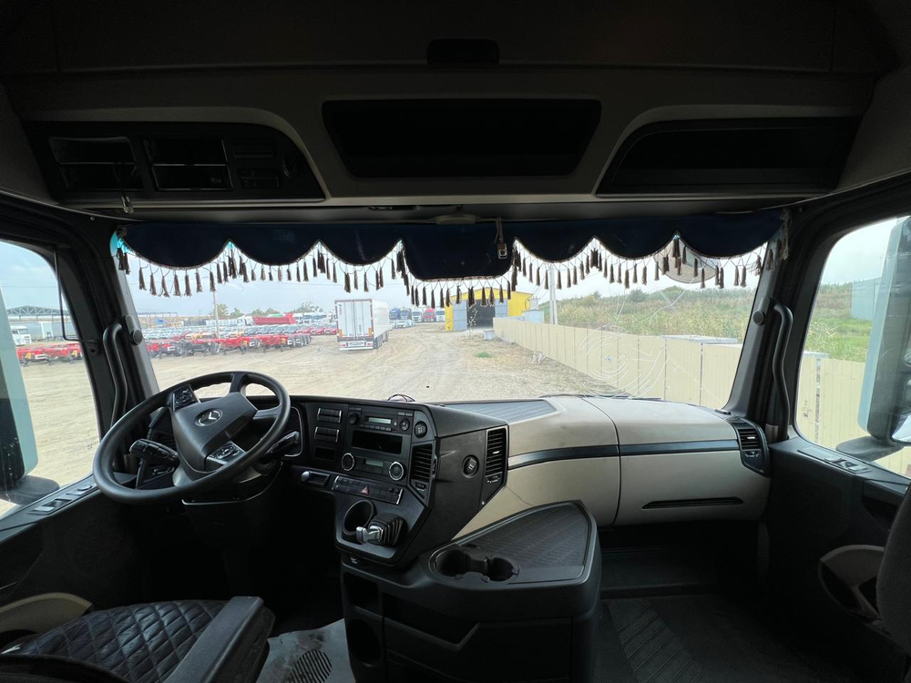 Mercedes-Benz ACTROS 4x2 Седельный тягач 1845 LS (Дизельный, 12,8 л, 449 л.с., АТ)
