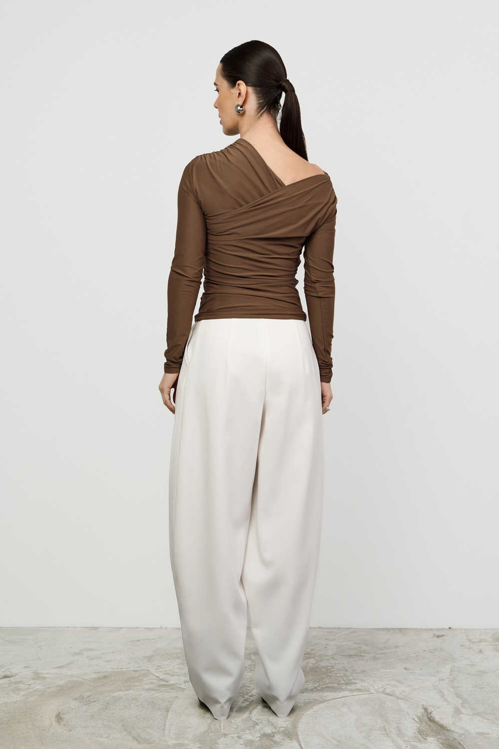 Лонгслив с драпировкой