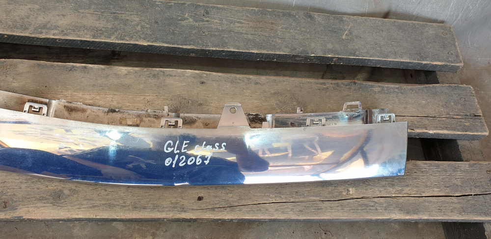 Накладка переднего бампера Mercedes GLE (C292) 15-19 Б/У Оригинал A2928852200