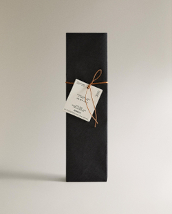 Zara Home Ароматическая свеча Velvet Cuir с подсвечником, растительный воск, подарочный набор