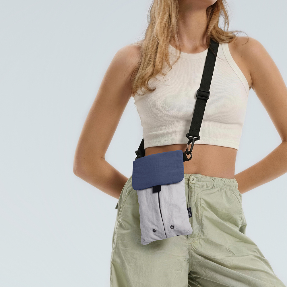 Легкая водоотталкивающая сумка через плечо сине-белого цвета, серия FLEX Series Nylon от Dux Ducis