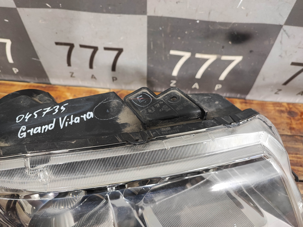 Фара правая галоген Suzuki Grand Vitara 2 (JT) 05-15 Б/У Оригинал 3512065J12