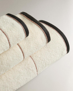 ZARA HOME ПОЛОТЕНЦЕ С КОНТРАСТНОЙ КАЙМОЙ, ЦВЕТ СЛОНОВОЙ КОСТИ
