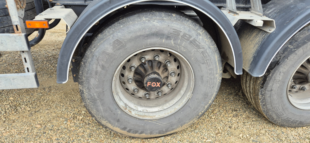 FoxTank 8777 Полуприцеп цистерна 877721 (светлые нефтепродукты)