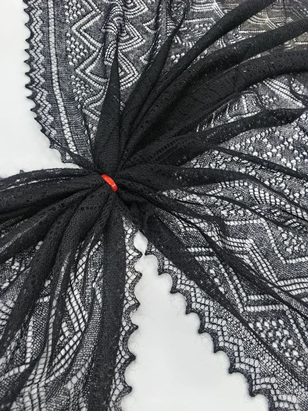 Оренбургский пуховый платок-паутинка А130-07 черный