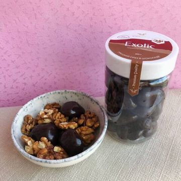 Экзотика Грецкий орех в темном шоколаде в баночке 200гр, без сахара
