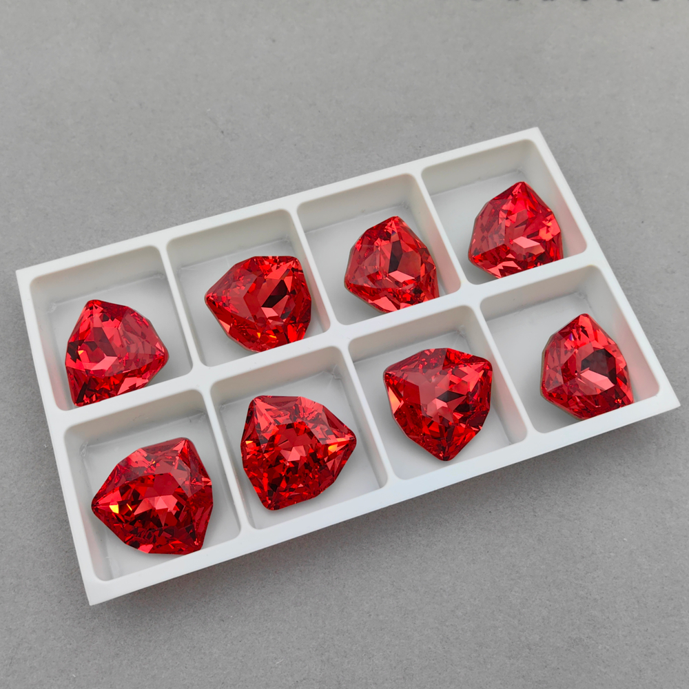 Swarovski 4706 Trilliant FS, Padparadsha F