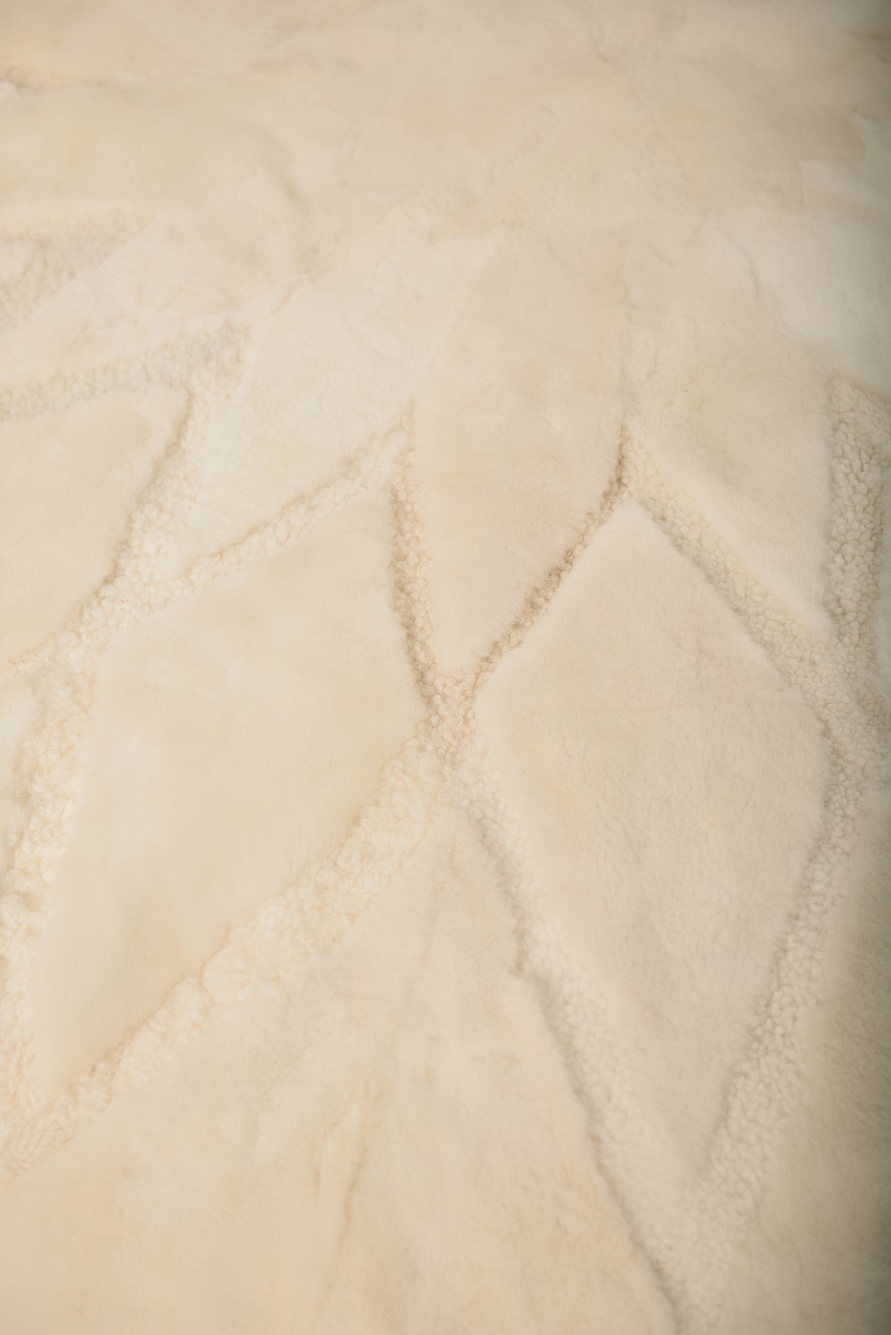 Круглый ковер "Астра" из натурального меха с подкладом