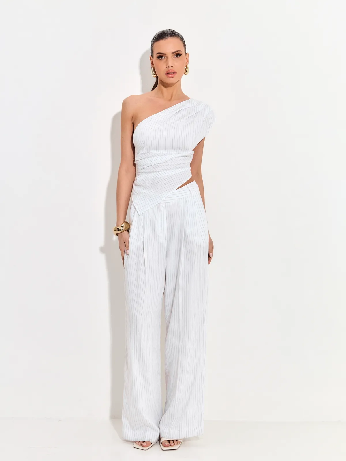 Брюки в полоску белые