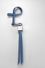 БРЕЛОК CHARM 01 EPSOM BLUE