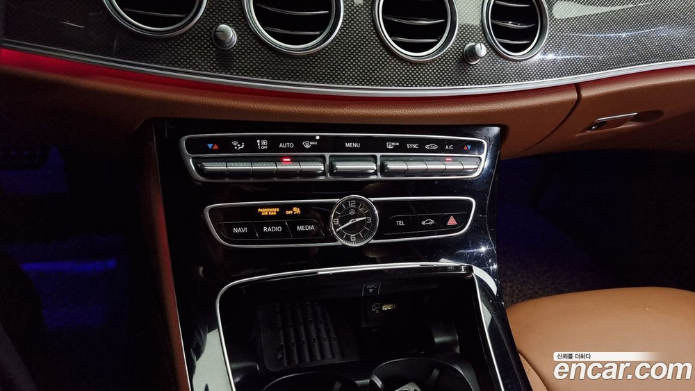 Mercedes-Benz E-Class W213 E350 4MATIC AMG Line (10.2019)