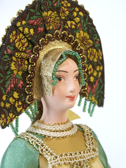 Кукла фарфоровая Василиса