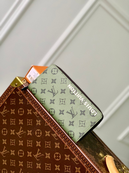 Louis Vuitton Zippy Vertical Wallet