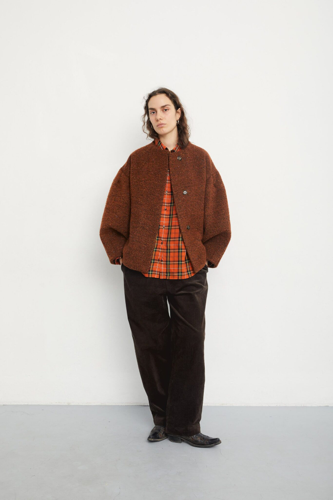 «В тени дубов»