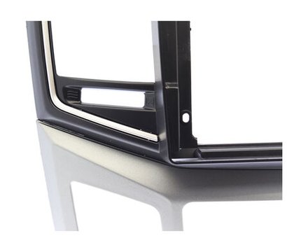 Комплект рамки с разъёмами 9" Hyundai Starex, H1 2016 - 2022 авто с часами (большая) - Car-Smart 7000F3