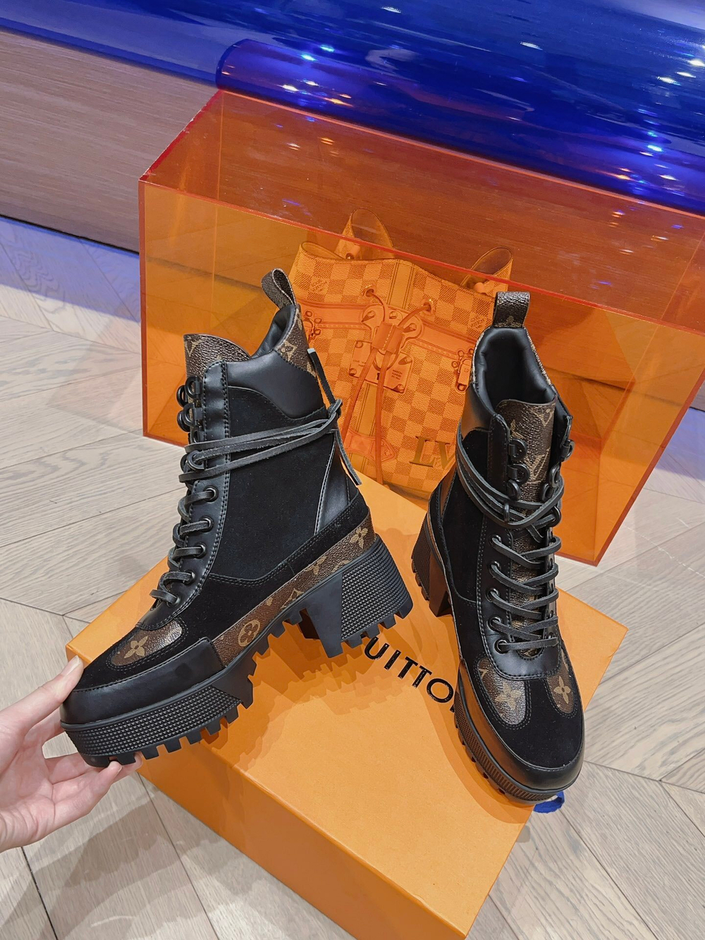 Louis Vuitton Laureate Desert Boot