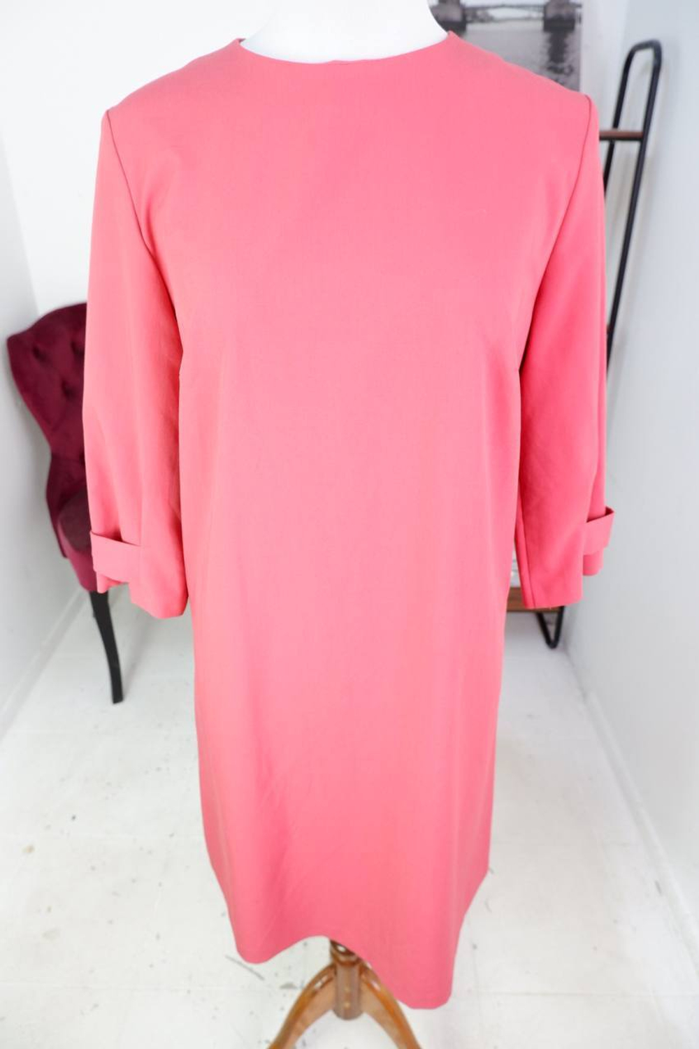 Платье Deniza яркого оттенка, визуально на 50 размер, новое