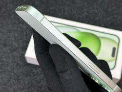 Смартфон Apple IPhone 15 256Gb - 100%