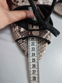 Босоножки ZARA под кожу питона 38 размер