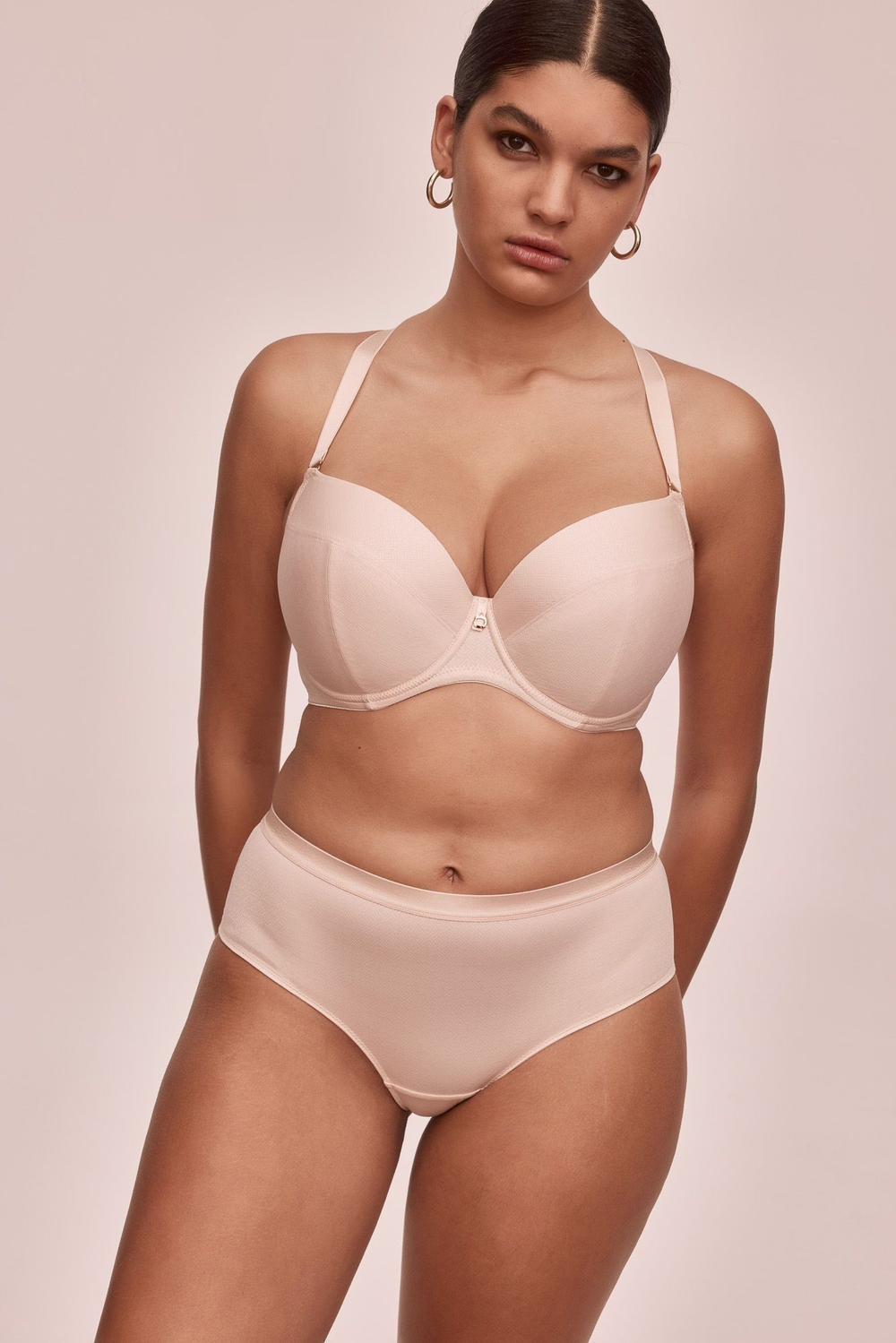 Телесный бюстгальтер Diamante на косточках (Размер: 95B) (Цвет: телесный)