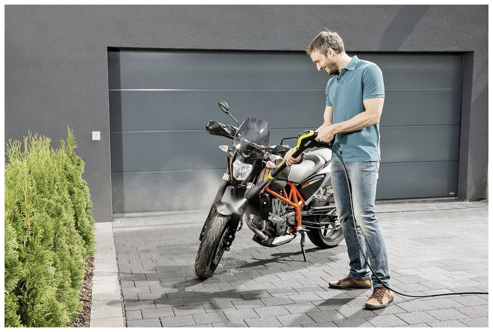 Аппарат высокого давления KARCHER K 4 Compact UM 420 л/ч,1,8кВт,130 бар,шланг 6м (1.679-400.0)