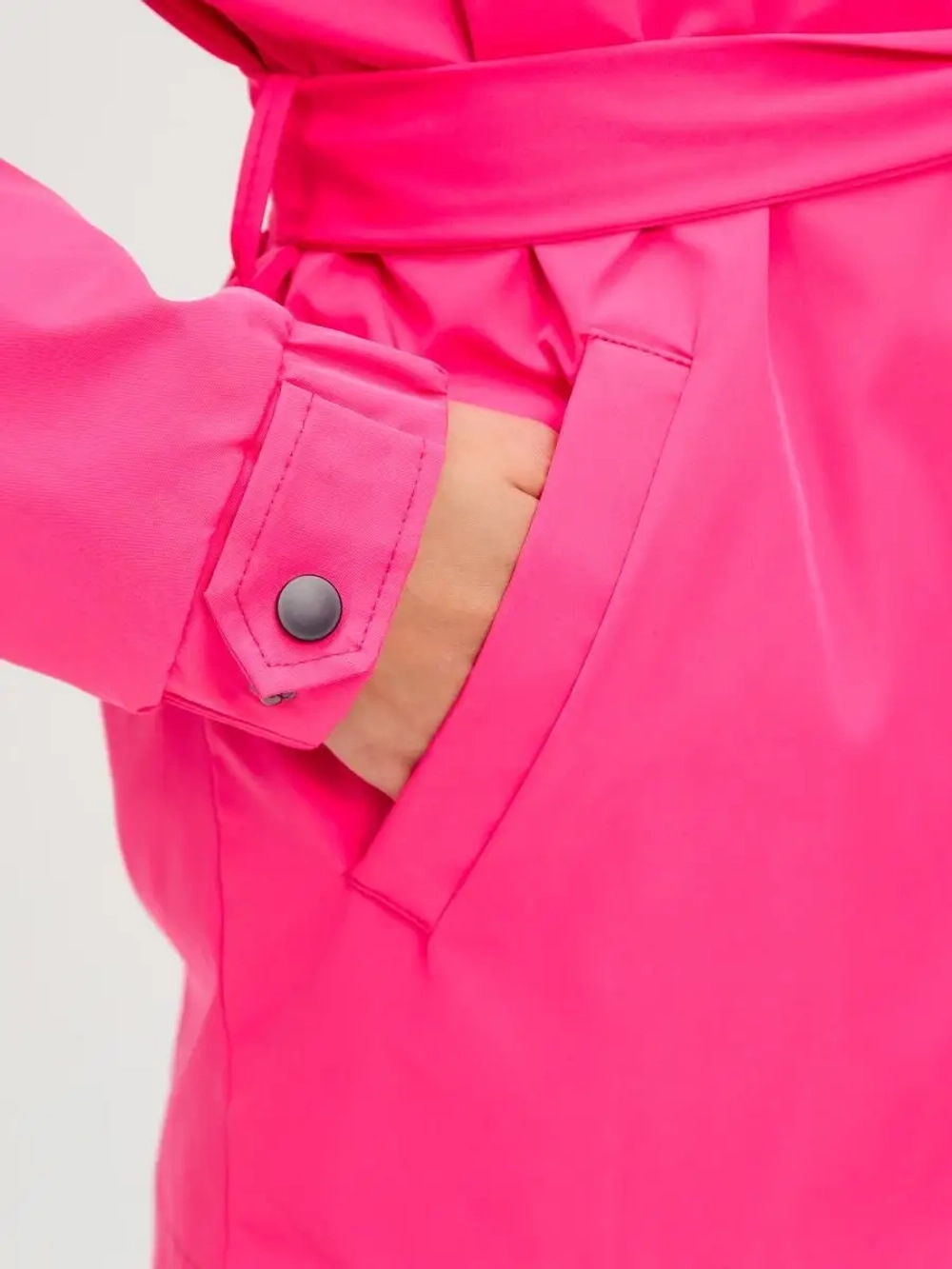 Ветровка осенняя с капюшоном