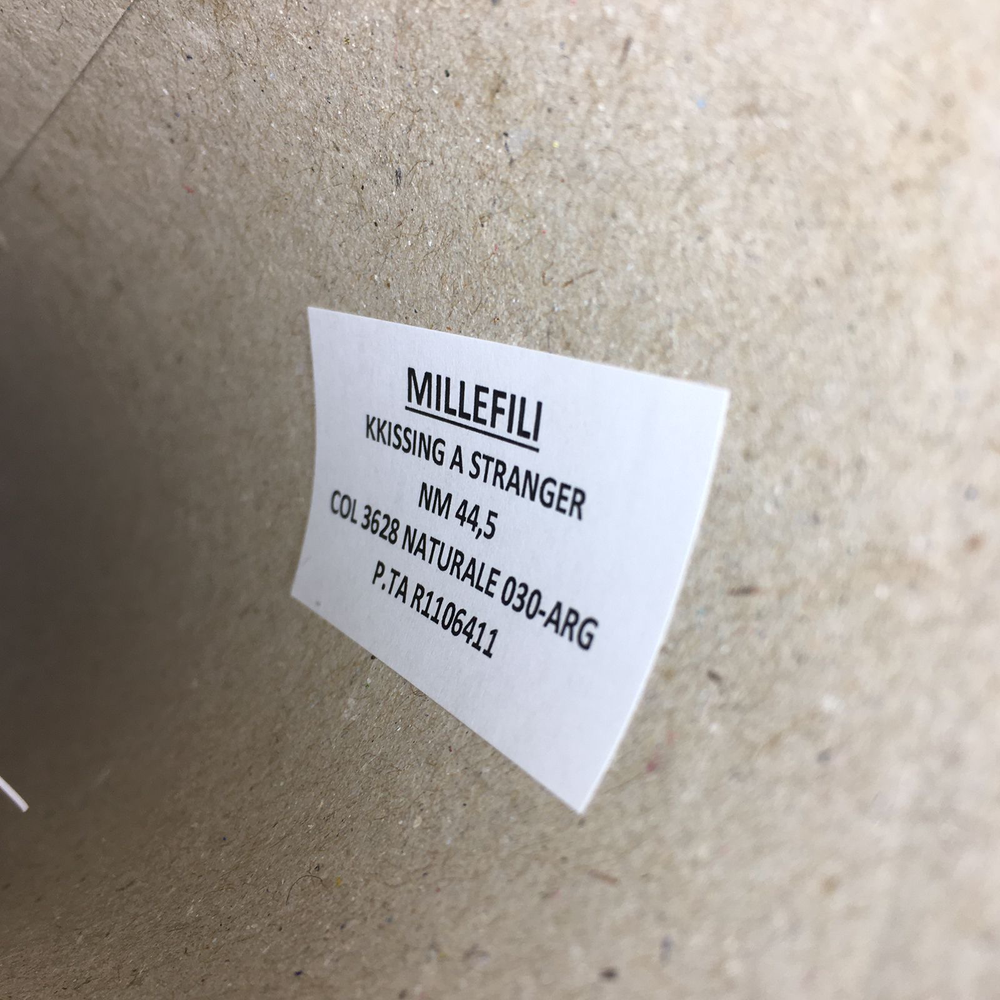KKISSING A STRANGER - Millefili; 89% вискоза, 11% люрекс; 4450м/100гр; col. 3628, цвет: светло-серый с серебристым люрексом
