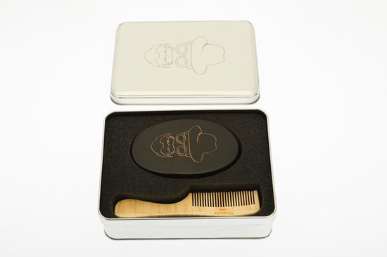 Набор расчесок DEWAL для бороды и усов в алюминиевом кейсе