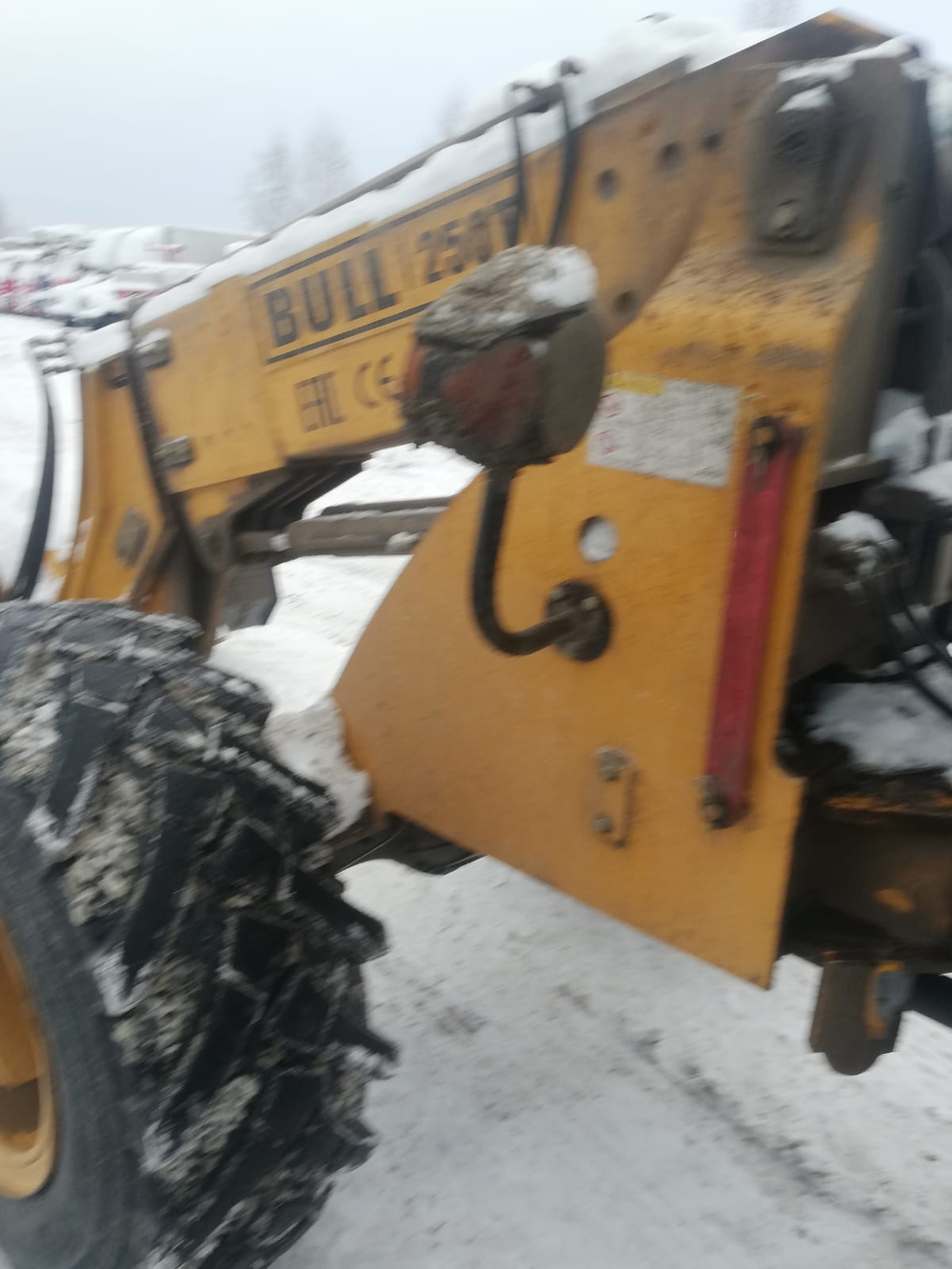Bull SL220 Фронтальный погрузчик SL220 (Дизельный, 3,3 л, 95 л.с., АТ)