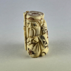 Статуэтка нэцкэ Дед с мешком риса и посохом