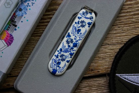 Victorinox 0.6223.L2110 Porcelain Elegance