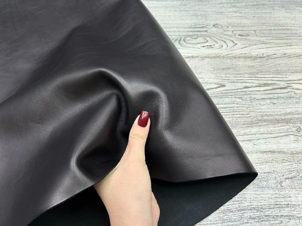 Cusna Silk Nero (1,1-1,3 мм), цв. Черный, натуральная кожа