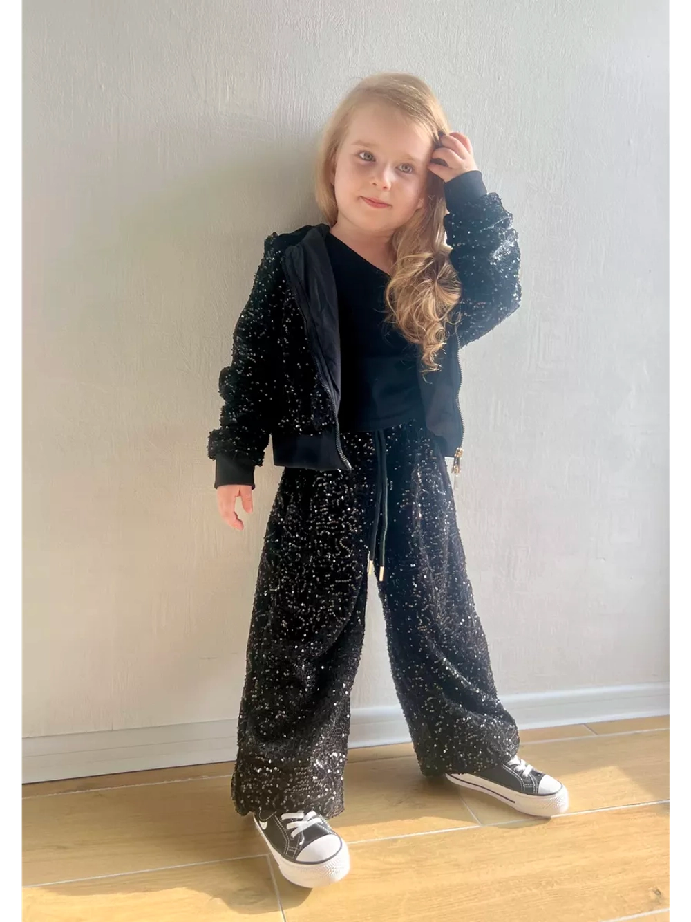 Костюм спортивный велюровый с пайетками