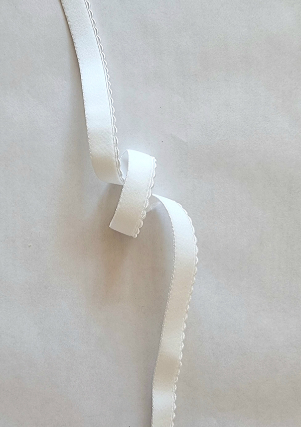 Резинка ажурная становая тёплый белый 11 мм РА190