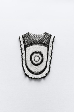 ZARA ТОП ИЗ КРУЖЕВА КРОШЕ С ВОЛАНАМИ, БЕЛЫЙ/ЧЕРНЫЙ