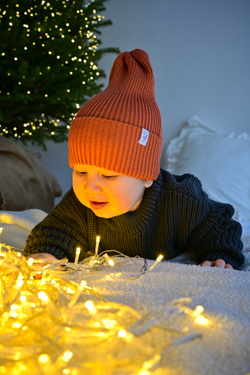 Шапочка вязаная кирпичная