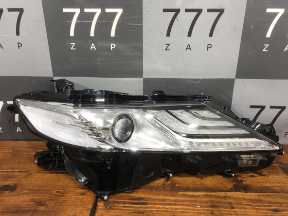 Фара правая Toyota Camry (XV70) 17-22 Б/У Оригинал 8114533E11