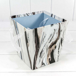 Коробка Ваза для цветов 17х17х18 см "Дизайнерский" с ручками (Белый, Черный)