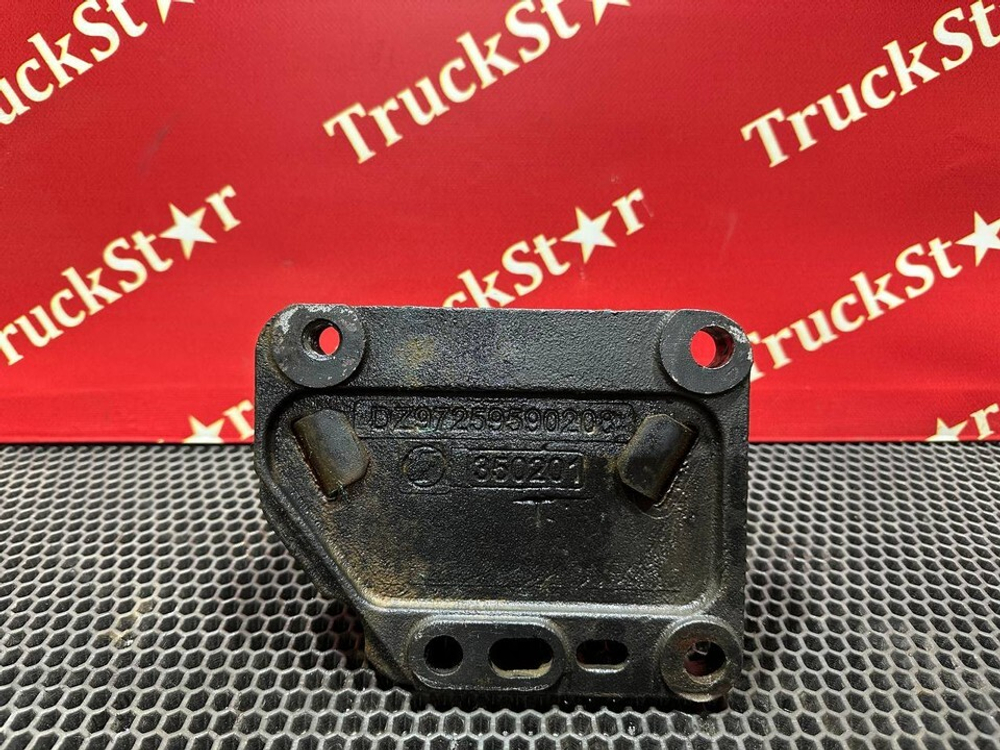 Подушка двигателя передняя правая 2022г