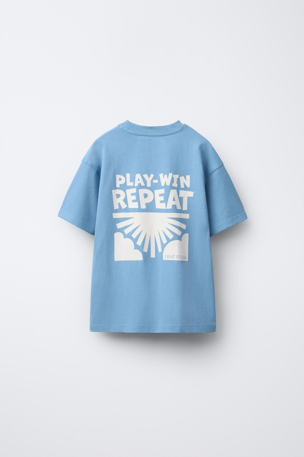 ZARA ОДНОТОННАЯ ФУТБОЛКА С НАШИВКОЙ, СИНИЙ