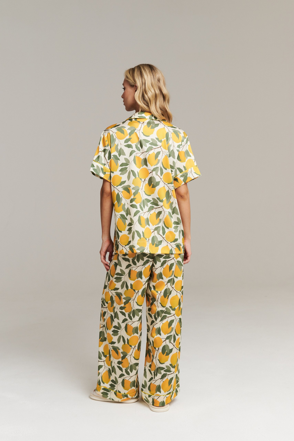 Шелковые брюки с кантом и лимонами