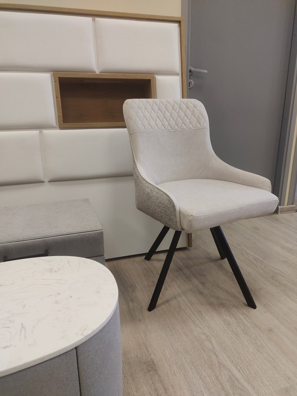 Стул LEOVIC бежевый/WT2105/черный