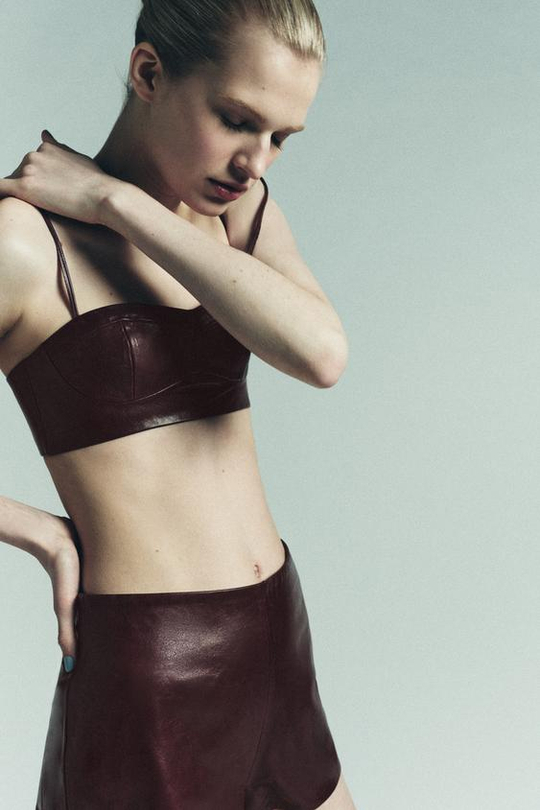 ZARA МИНИ-ШОРТЫ ИЗ 100% КОЖИ, ГРАНАТОВЫЙ