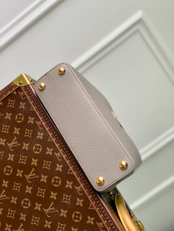 Louis Vuitton Capucines BB
