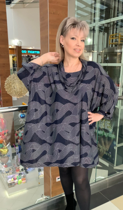 Темно-синяя вискозная туника с разрезами