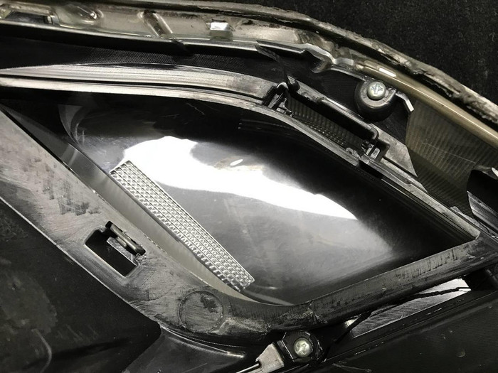 Стекло фары левое Kia Rio 4 FB (2017-2020)