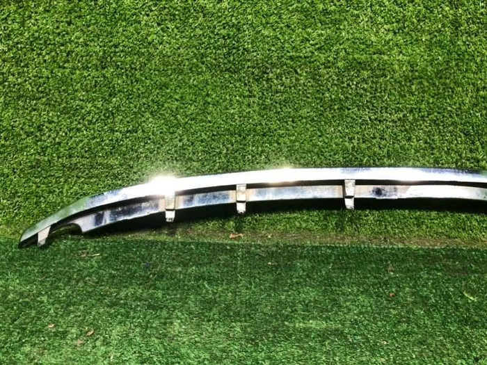 Молдинг решетки радиатора Ford Explorer 5 U502 (2010-2015)