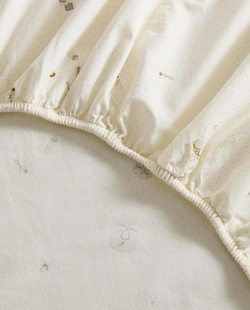 ZARA HOME ДЕТСКАЯ ПРОСТЫНЯ НА РЕЗИНКЕ С ПРИНТОМ, ЖЕЛТОВАТО-БЕЛЫЙ