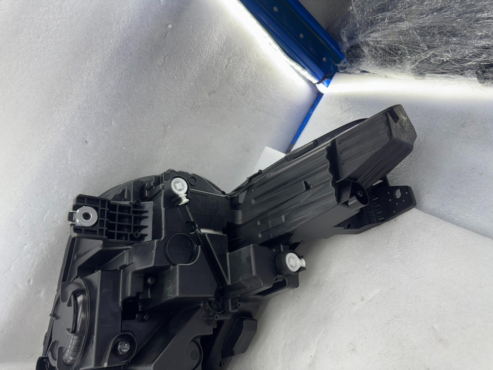 Передняя LED фара для Leapmotor L60